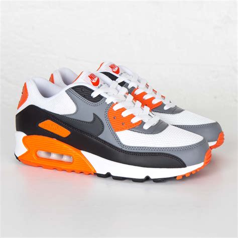 Nike Air Max 90 Essential 